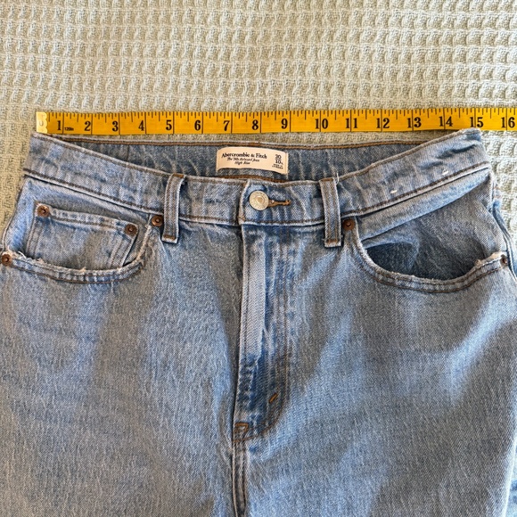Abercrombie & Fitch The 90s Relaxed Jeans High Rise Womens 30 10 XL Light Wash - Picture 5 of 7